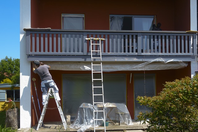 Painters In Pomona worker exterior painting